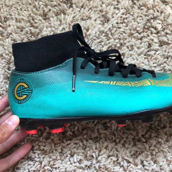 Cristiano Ronaldo Soccer Cleats with Sock - Picture 2 of 4